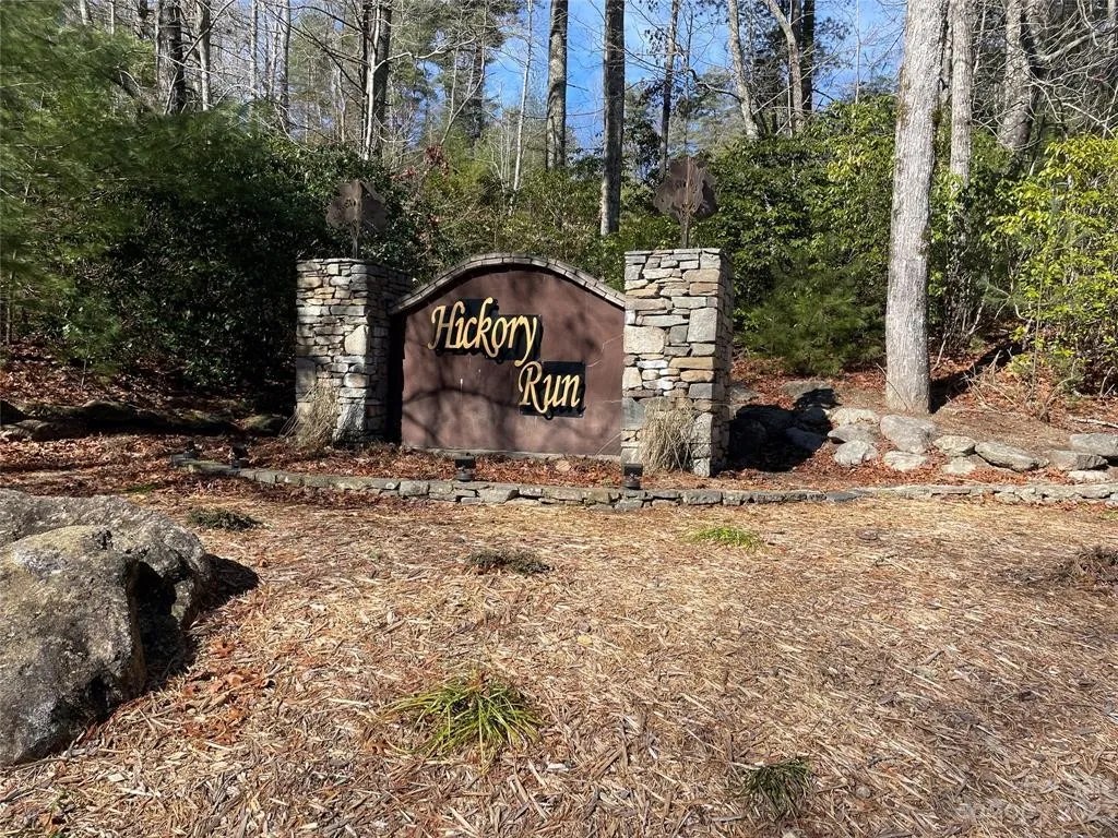 For Sale Willow Run Ln Unit 17, Zirconia, NC 28790