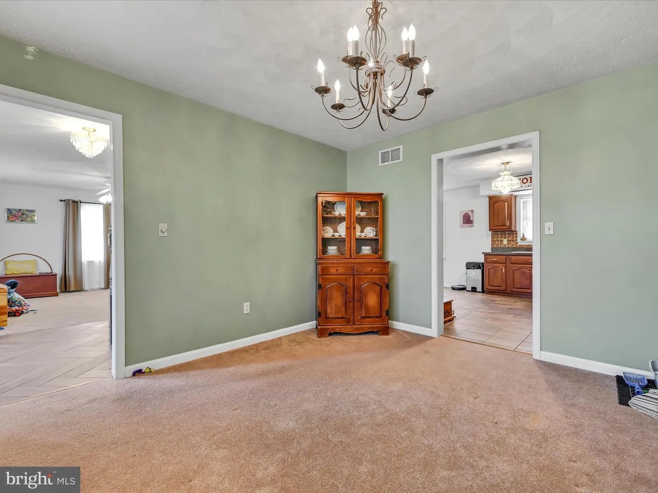 1 Oregon Cir, Kulpmont, PA 17834