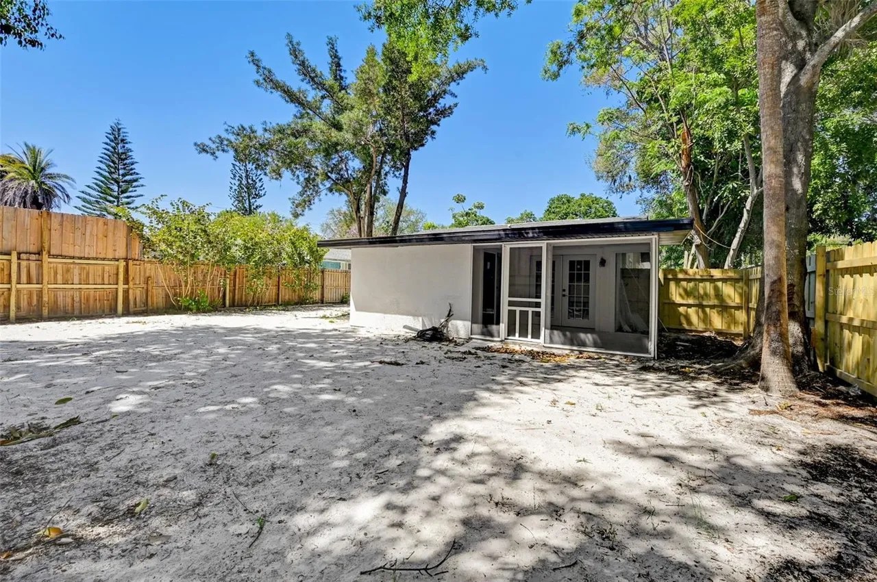 For Sale 2916 Hawthorne St, Sarasota, FL 34239