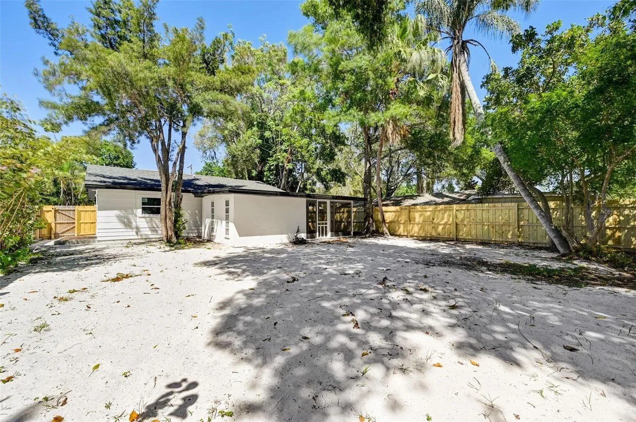 For Sale 2916 Hawthorne St, Sarasota, FL 34239