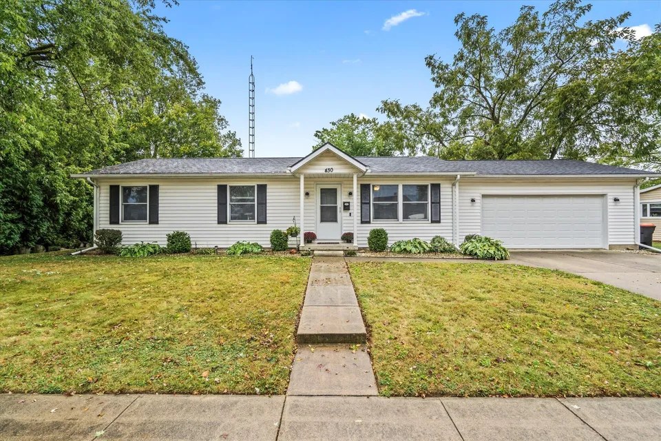 430 Wayne St, Versailles, OH 45380 239,900