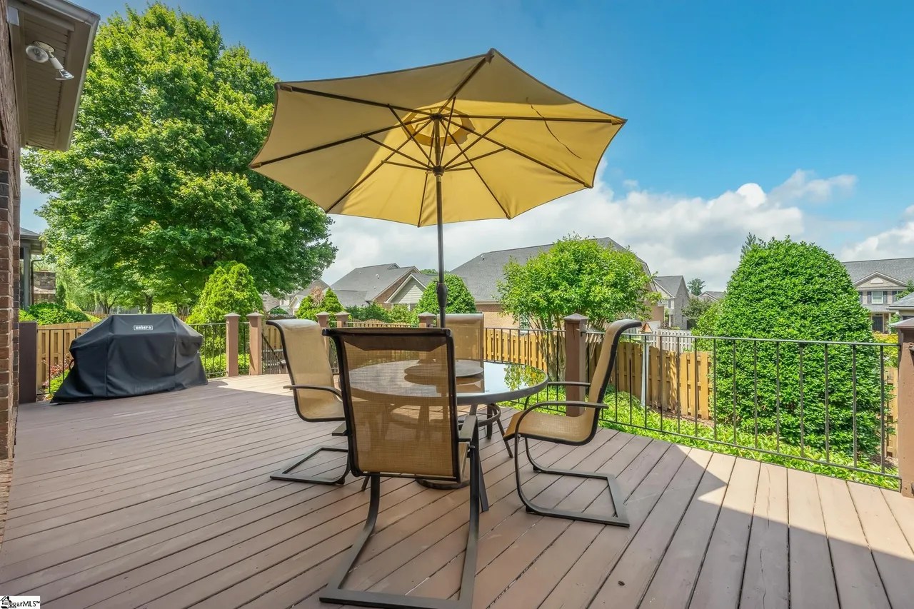 305 Pawleys Dr, Simpsonville, SC 29681