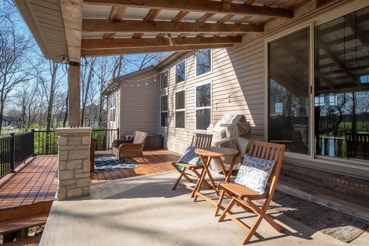 6044 Braddock Ln, Columbia, IL 62236