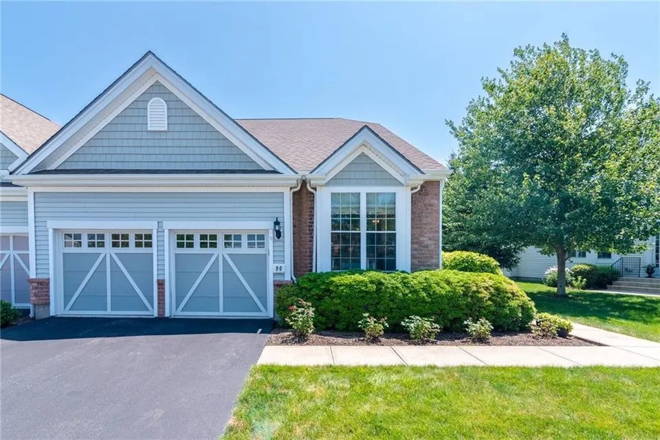 90 Camden Ct, South Kingstown, RI 02879 769,900