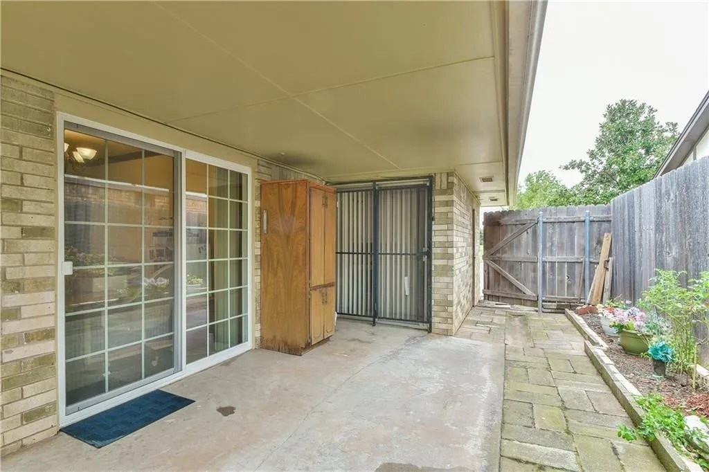 10118 S Kingsgate Dr, Oklahoma City, OK 73159