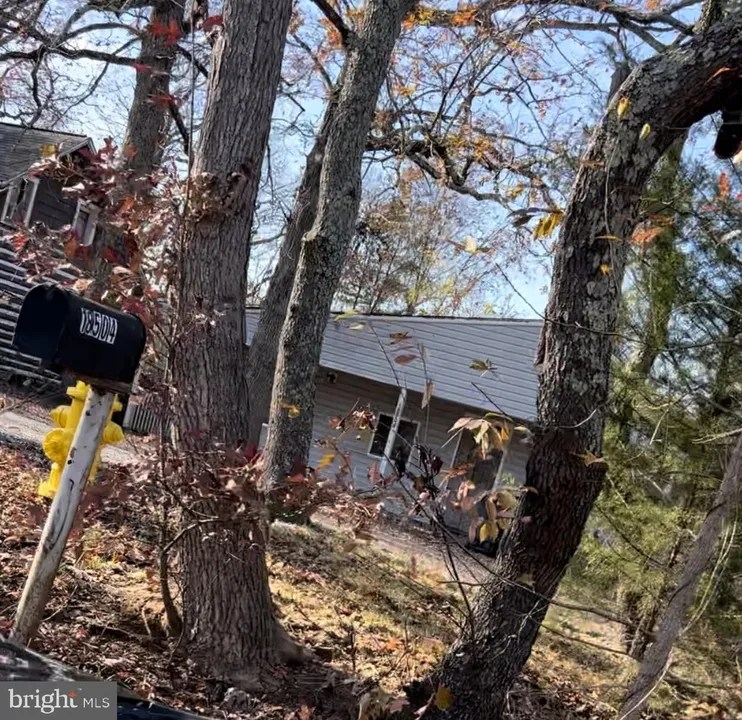 18504 Triangle St, Triangle, VA 22172 240,000