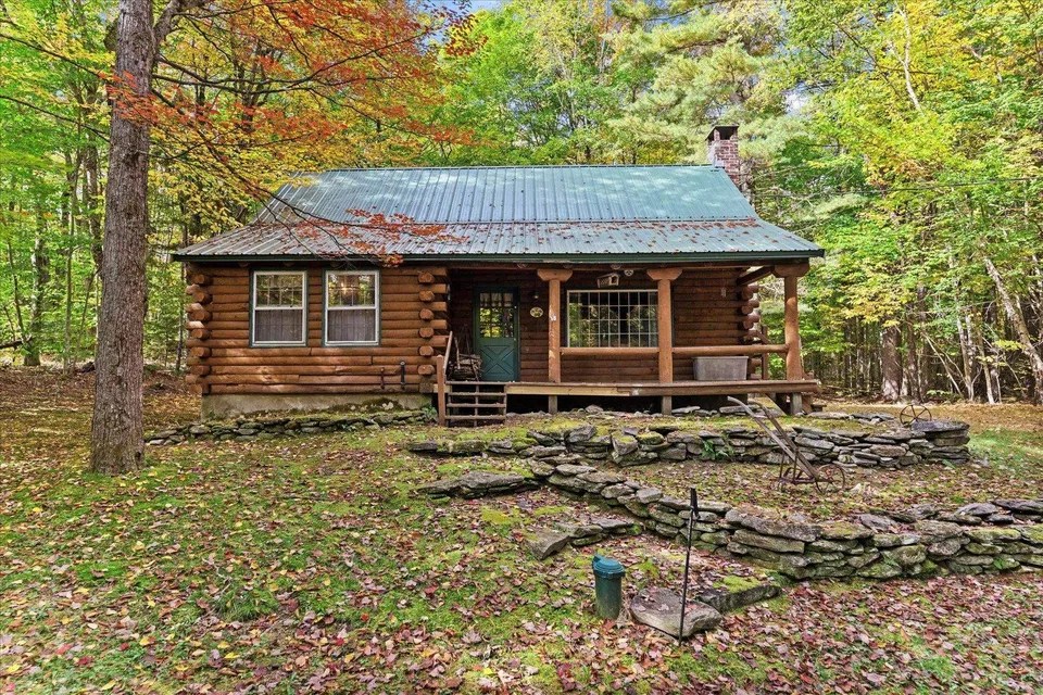 779 Fay Boyden Rd, Wardsboro, VT 05355 349,000
