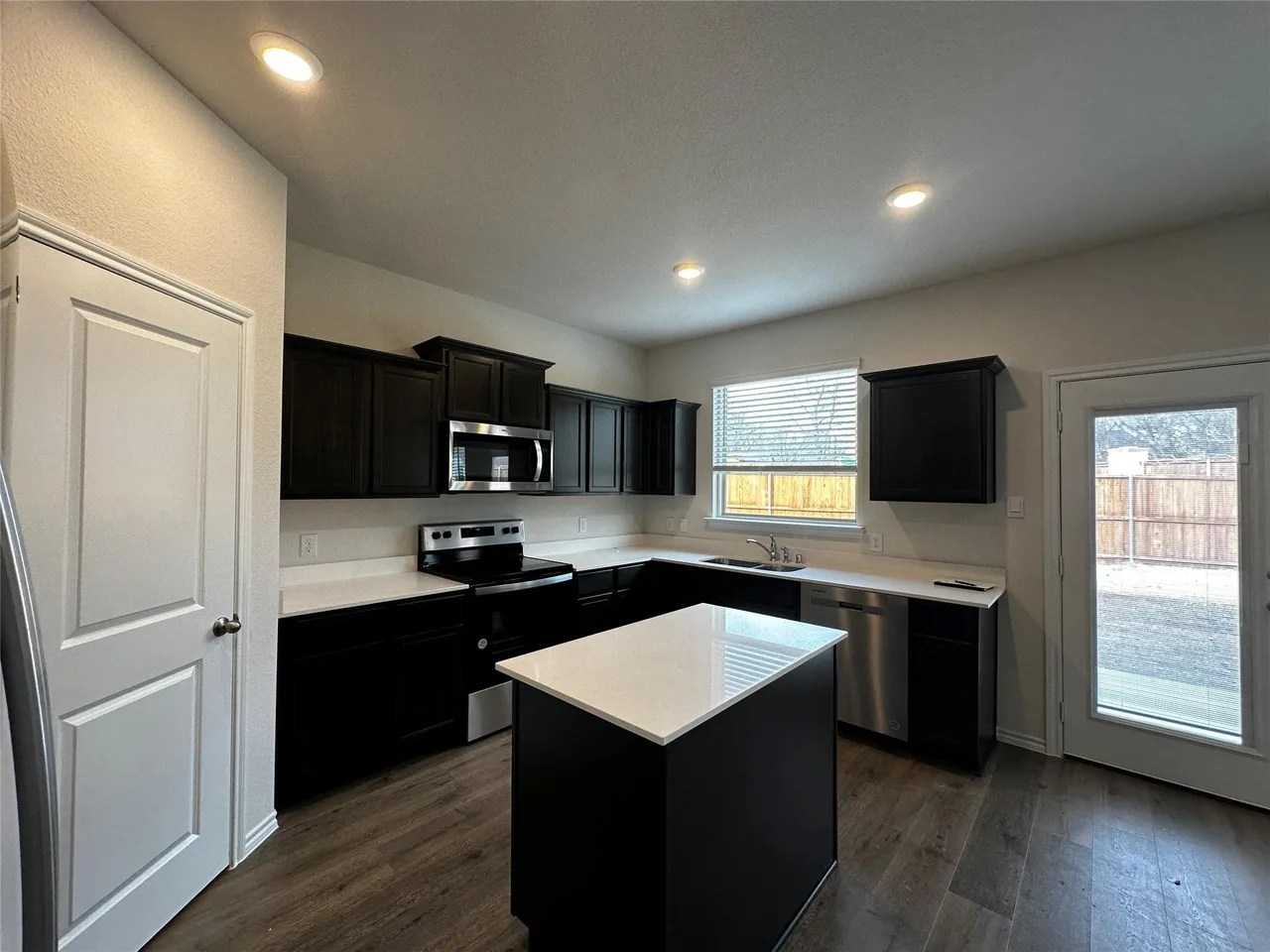 2205 Sidney Ln, Sherman, TX 75090 Home for Rent