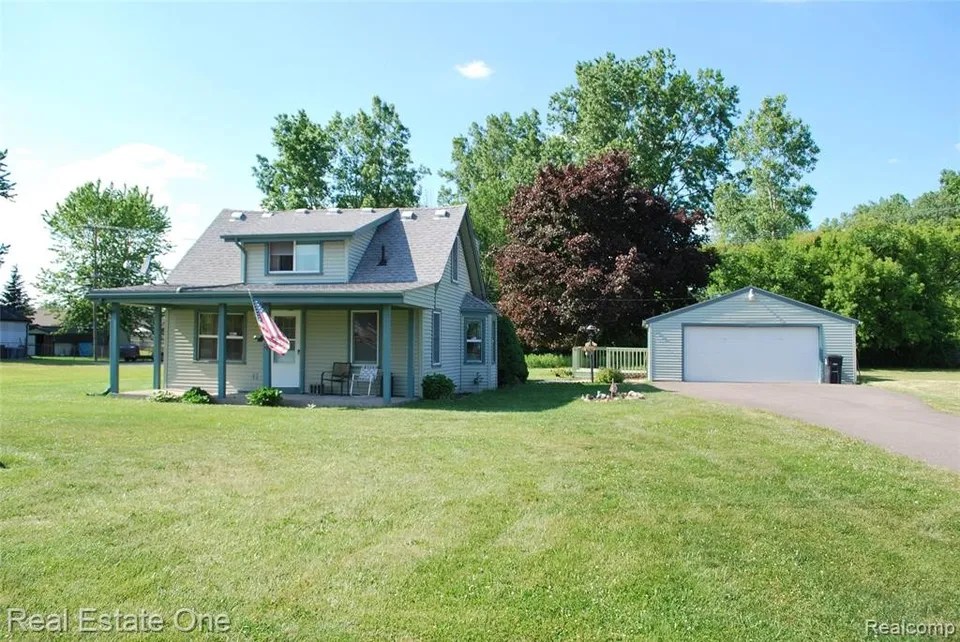 38470 Palmer Rd, Westland, MI 48186