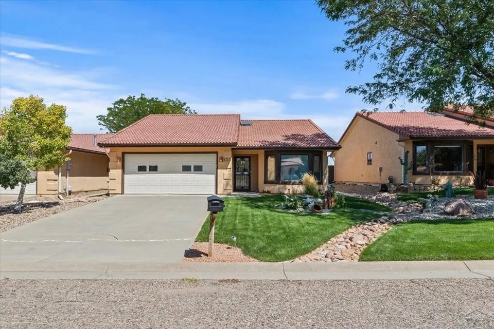 137 W Glenrose Dr, Pueblo West, CO 81007 340,000