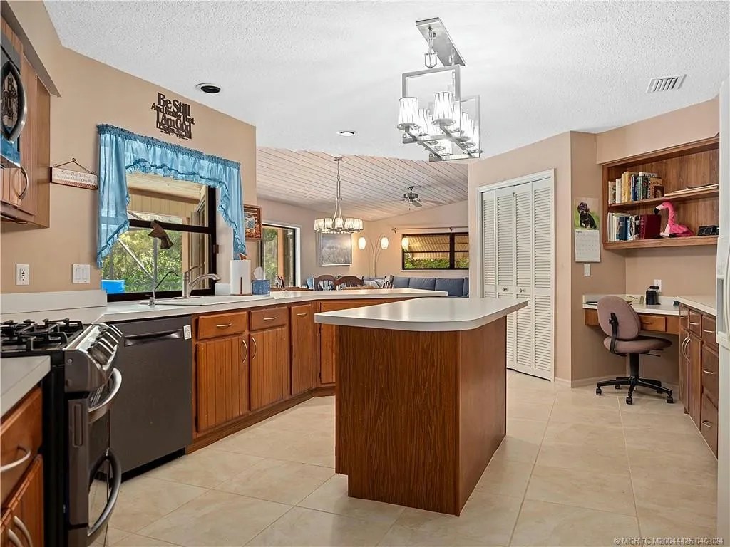 1623 SW Gregor Way, Stuart, FL 34997