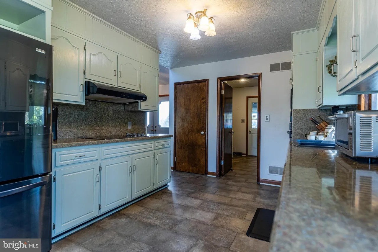 3528 Scotland Rd, Chambersburg, PA 17202