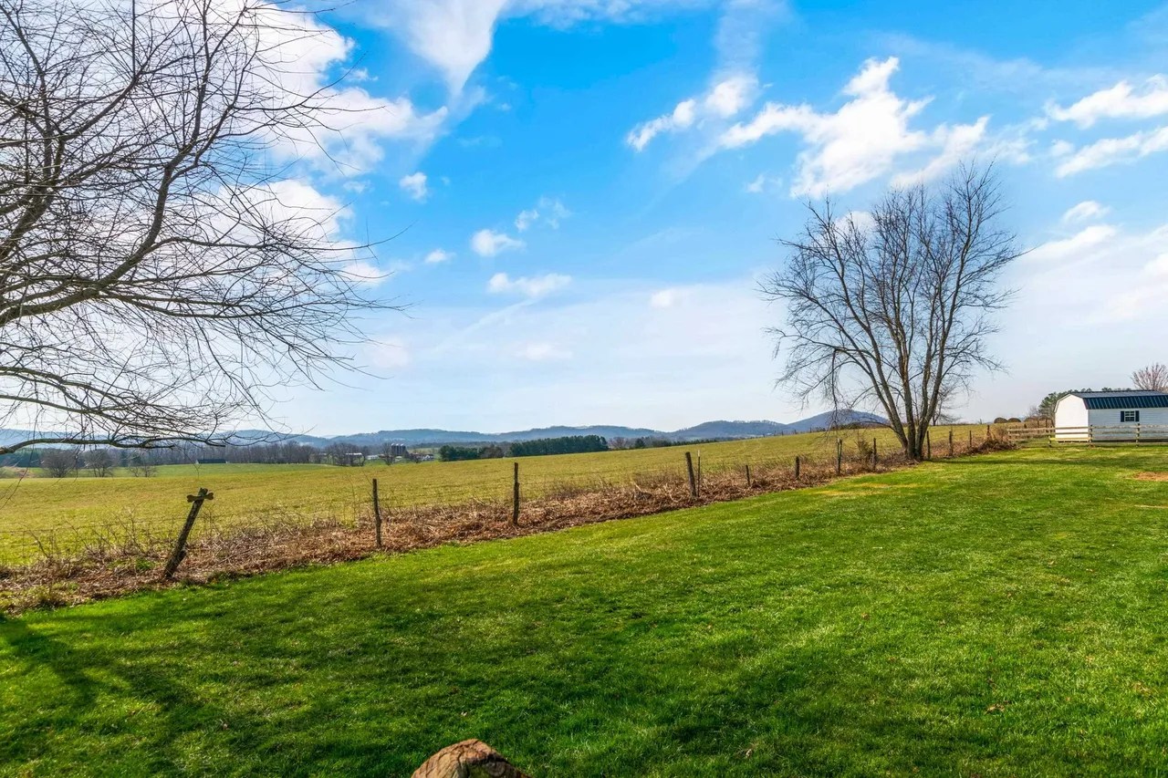 2351 Childress Rd, Christiansburg, VA 24073