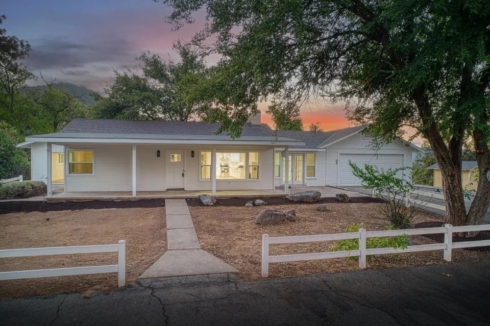 49281 Deerview Ln, Oakhurst, CA 93644 499,000