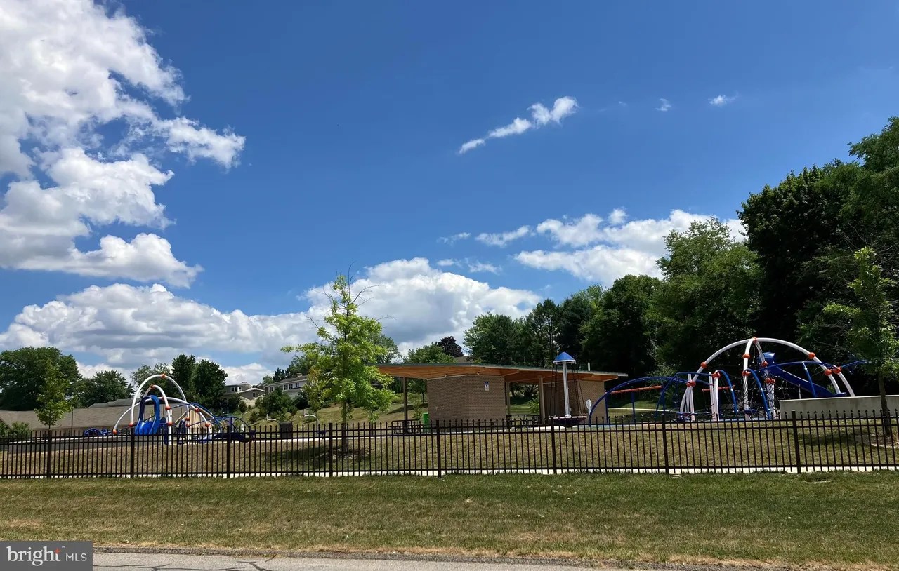 For Sale 325 Tri Hill Rd, York, PA 17403