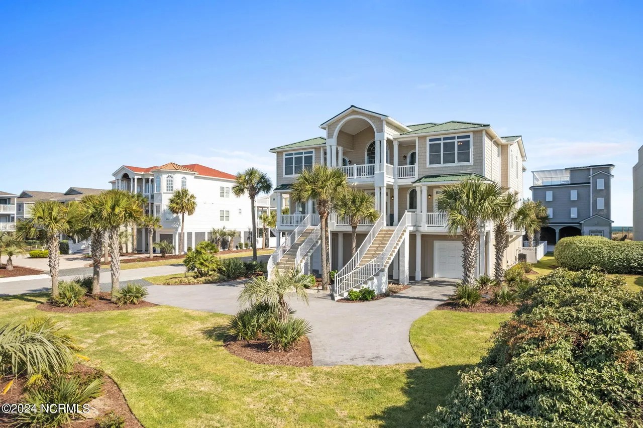 13 Coggeshall Dr W, Ocean Isle Beach, NC 28469