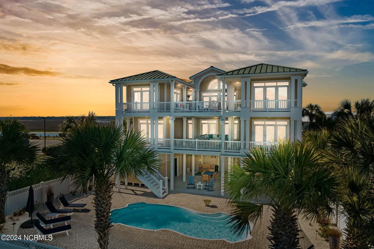 13 Coggeshall Dr W, Ocean Isle Beach, NC 28469