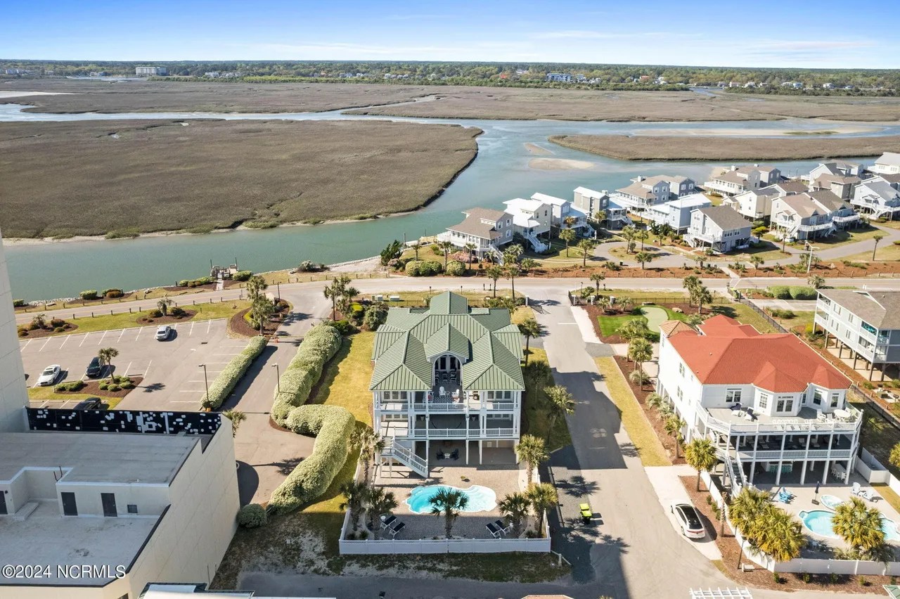13 Coggeshall Dr W, Ocean Isle Beach, NC 28469