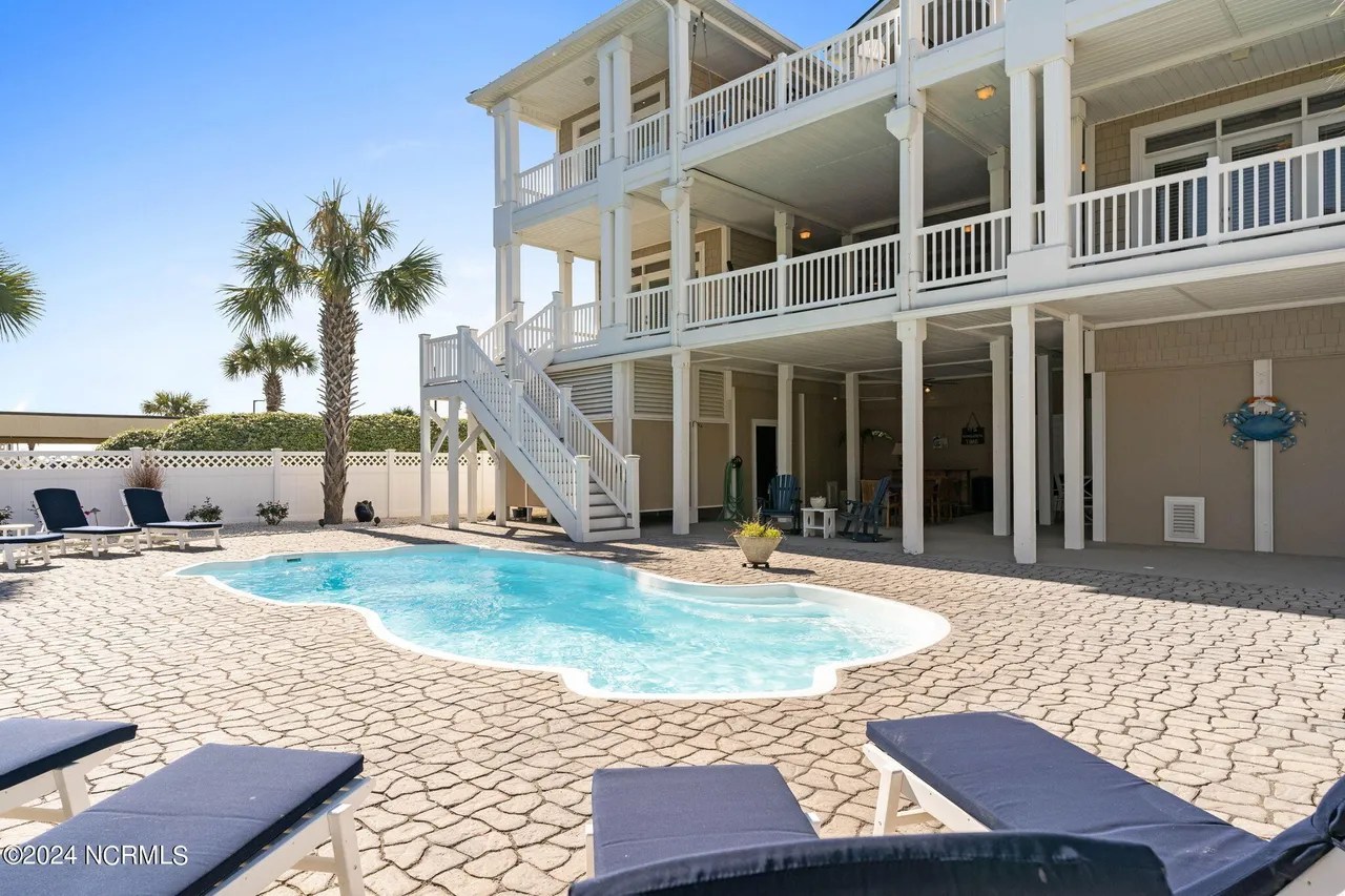 13 Coggeshall Dr W, Ocean Isle Beach, NC 28469