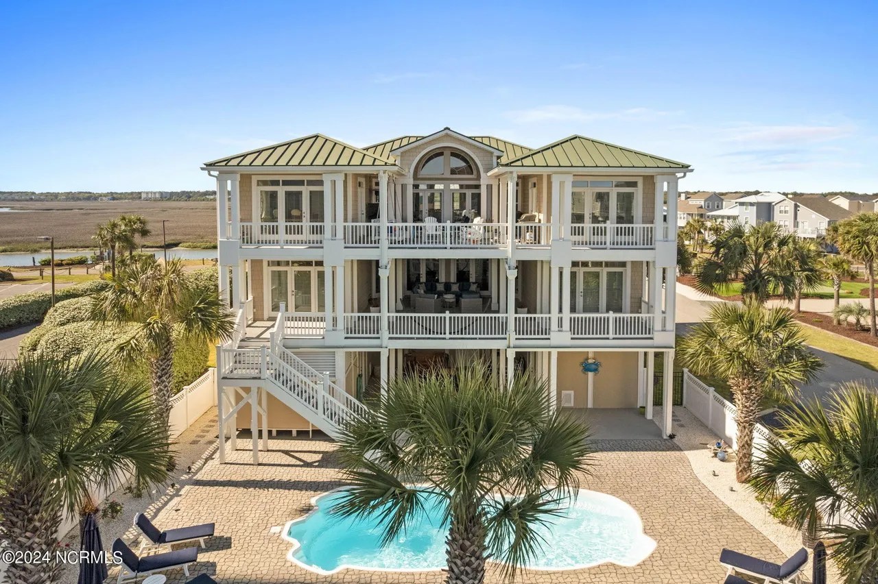 13 Coggeshall Dr W, Ocean Isle Beach, NC 28469