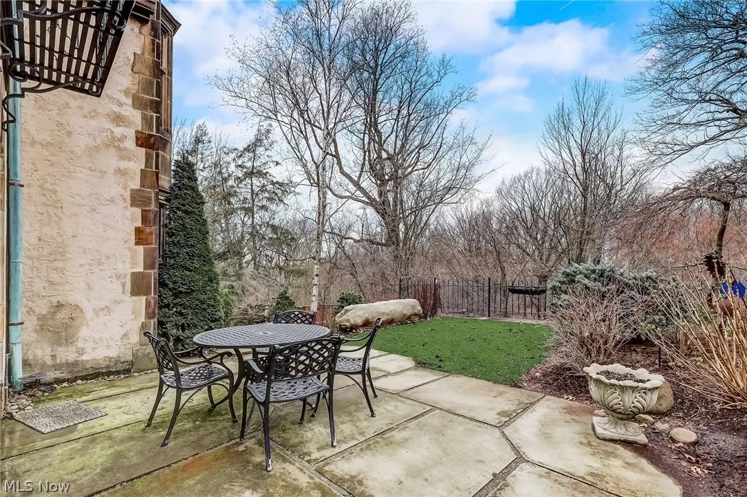 For Sale 12325 Fairhill Rd, Cleveland, OH 44120