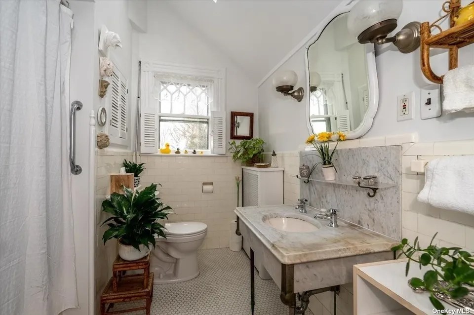 For Sale 53 Highland Ave, Northport, NY 11768