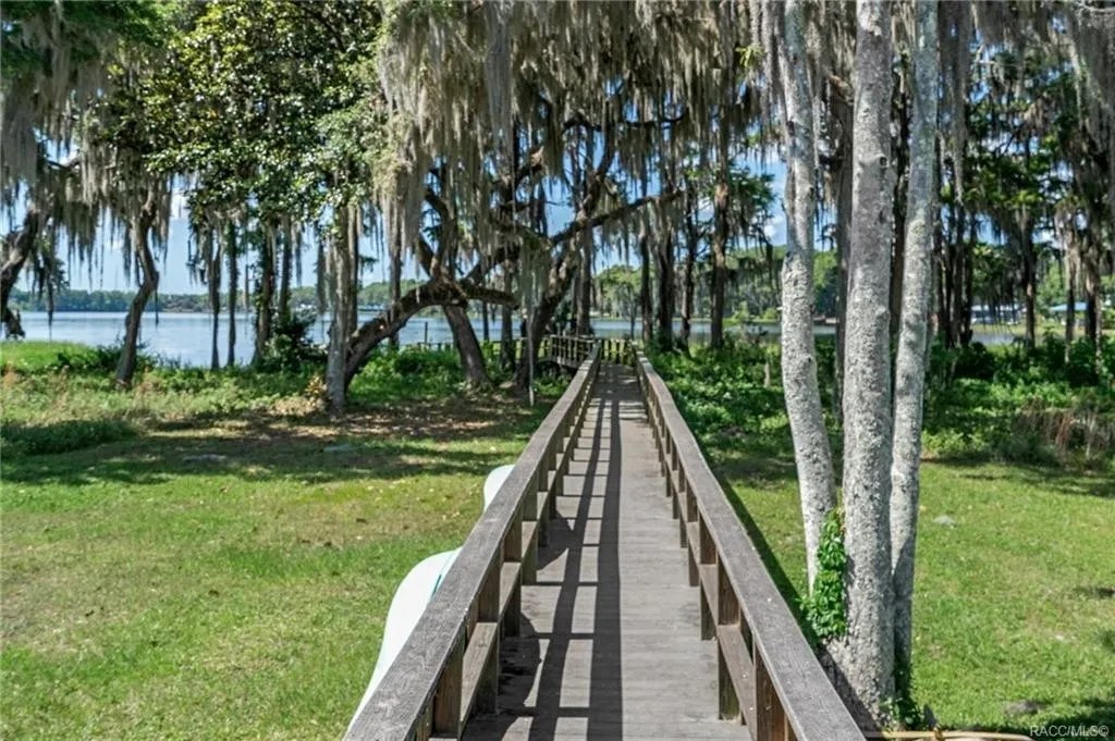 832 Pritchard Island Rd, Inverness, FL 34450