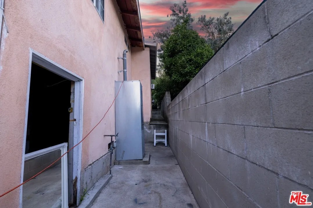 For Sale 829 El Paso Dr, Los Angeles, CA 90042