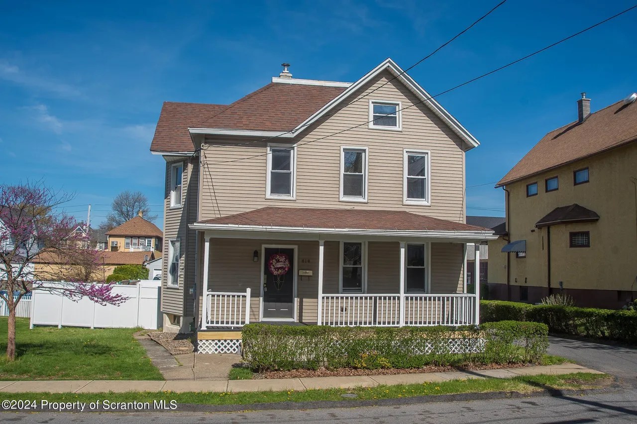 For Sale 414 2nd St, Dunmore, PA 18512