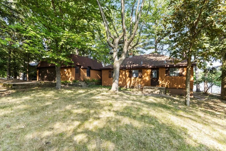 W11585 Demynck Rd, Lodi, WI 53555 550,000