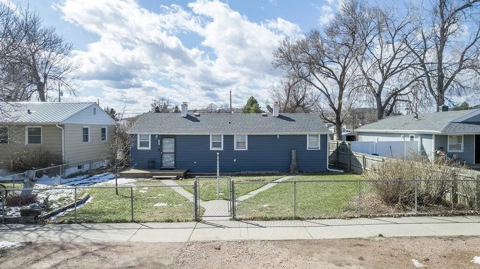 1105 Blaine Ave, Rapid City, SD 57701