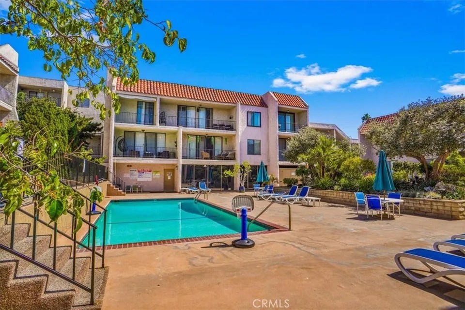 1401 Valley View Rd Apt 217, Glendale, CA 91202 659,000