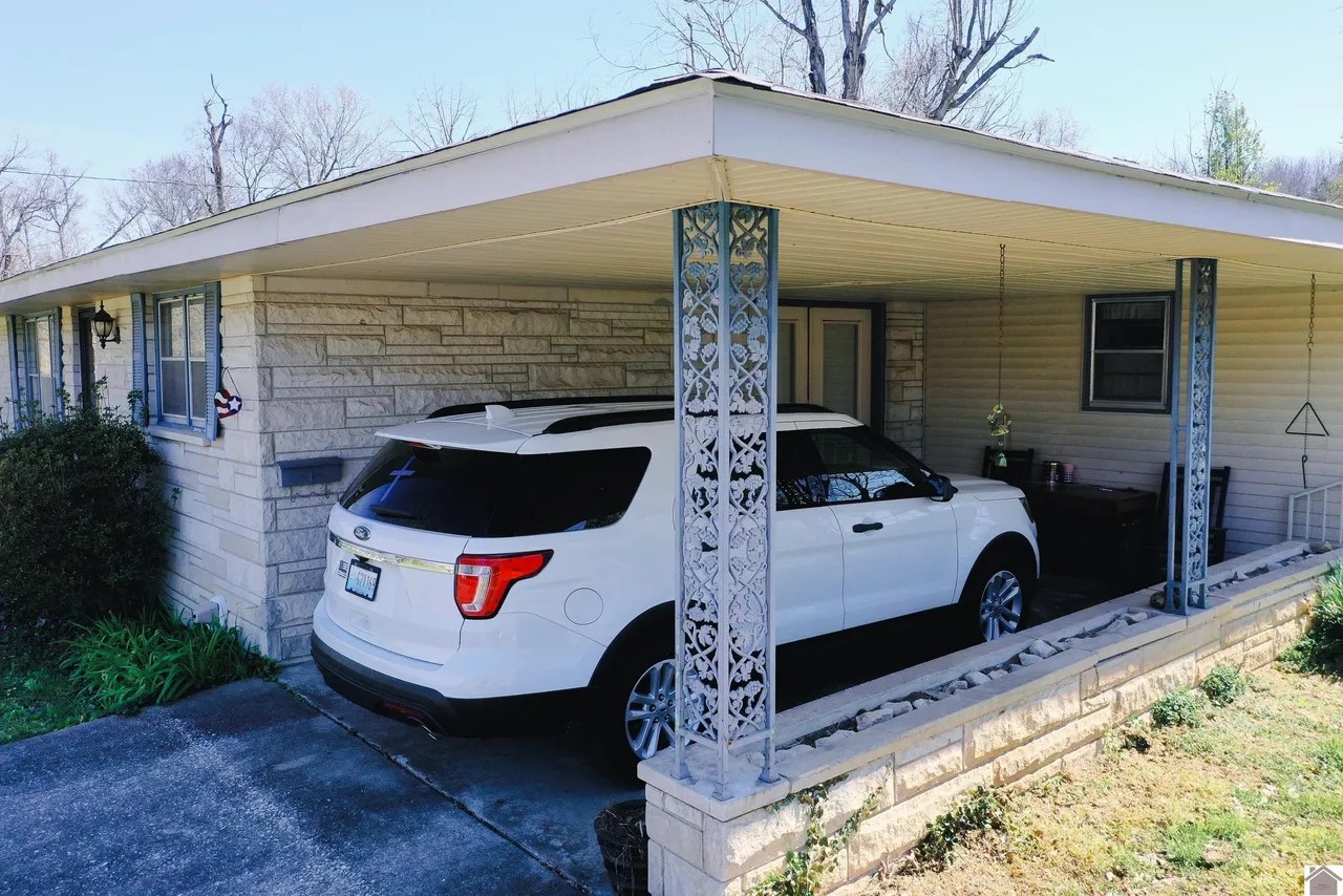 312 Cardinal Ln, Princeton, KY 42445