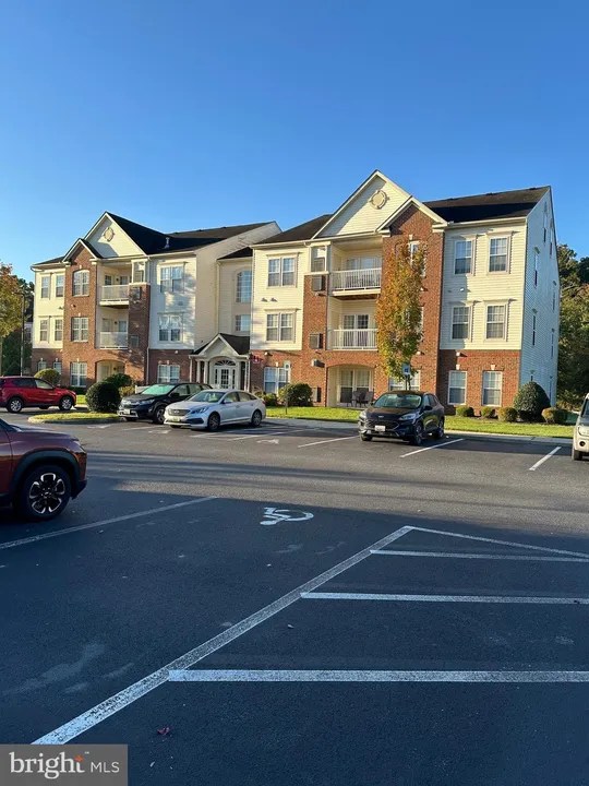 2001 Whispering Ponds Ct Unit 20013, Salisbury, MD 21804 229,900