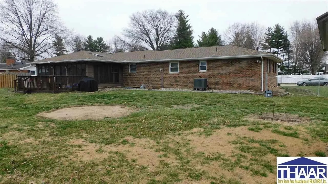 For Sale 2861 E Colonial Ave, Terre Haute, IN 47805