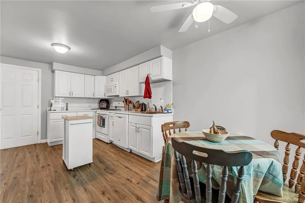 4095 Ransom Rd, Clarence, NY 14031