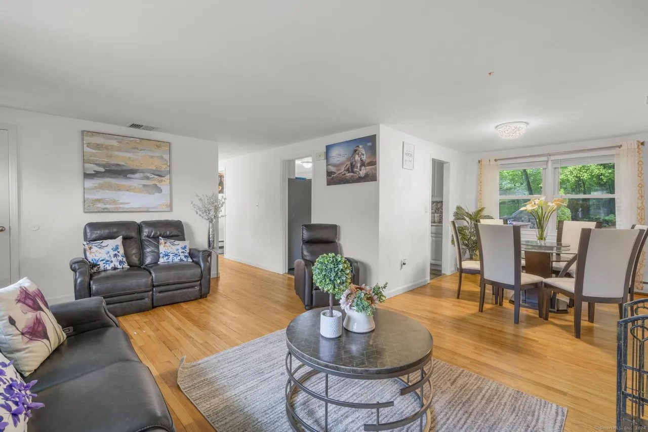 For Sale 28 Cobblers Ln, Norwalk, CT 06851