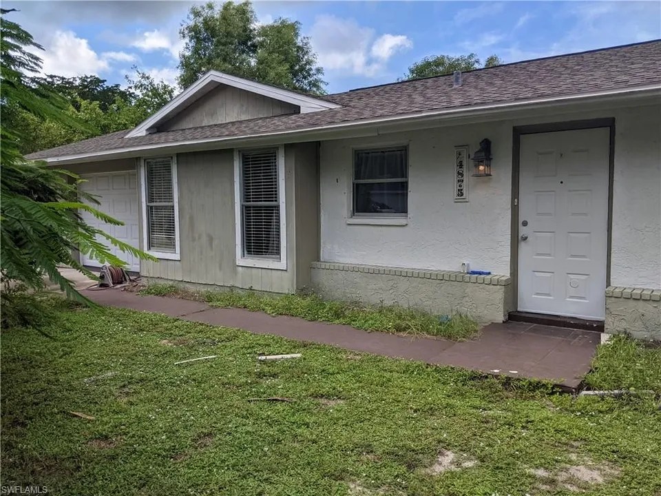 4875 Tahiti Ln, Naples, FL 34112 359,000