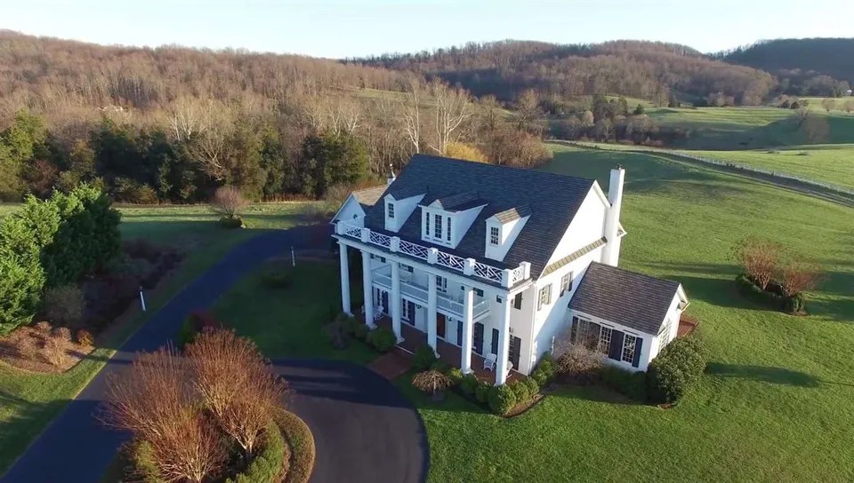 121 Bloomfield Rd, Charlottesville, VA 22903