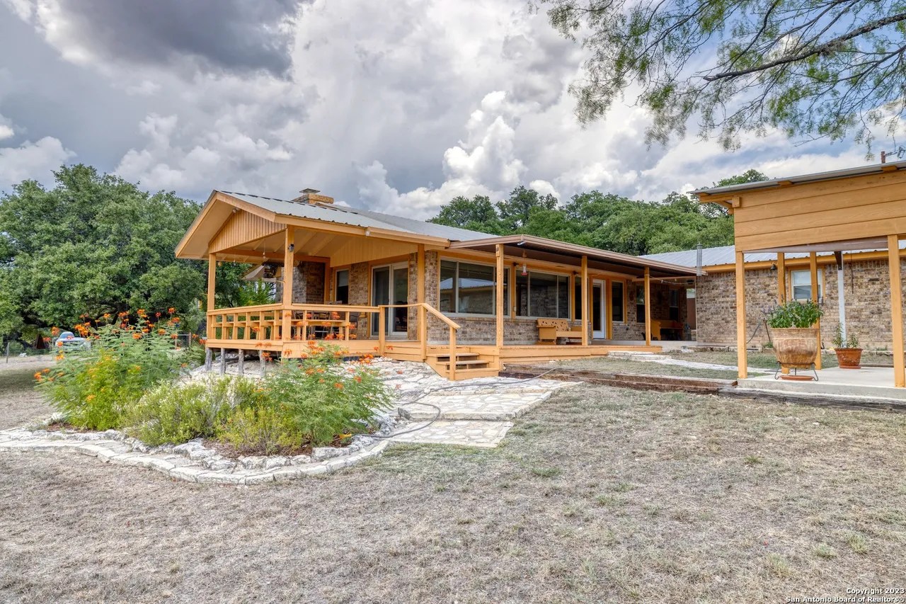 For Sale 1482 Flat Rock Cir, Leakey, TX 78873
