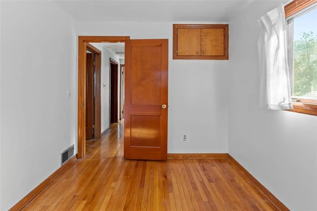 4 Brookfield Rd, Binghamton, NY 13903