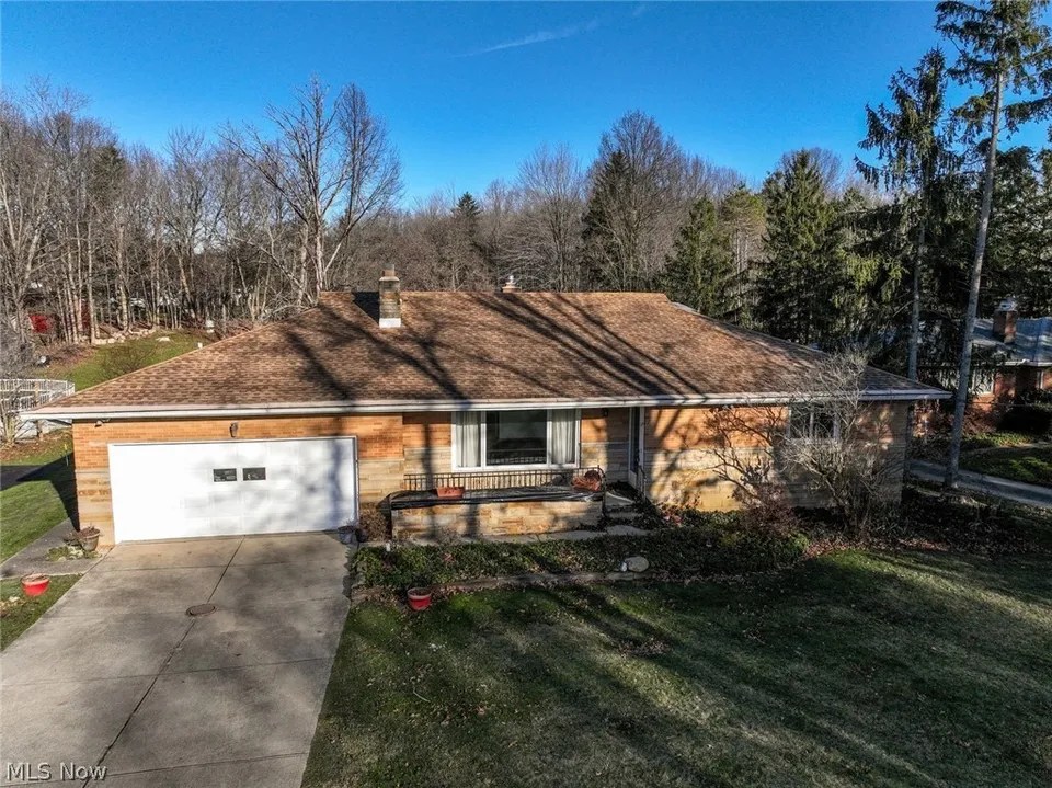6955 Wilson Mills Rd, Mayfield village, OH 44040