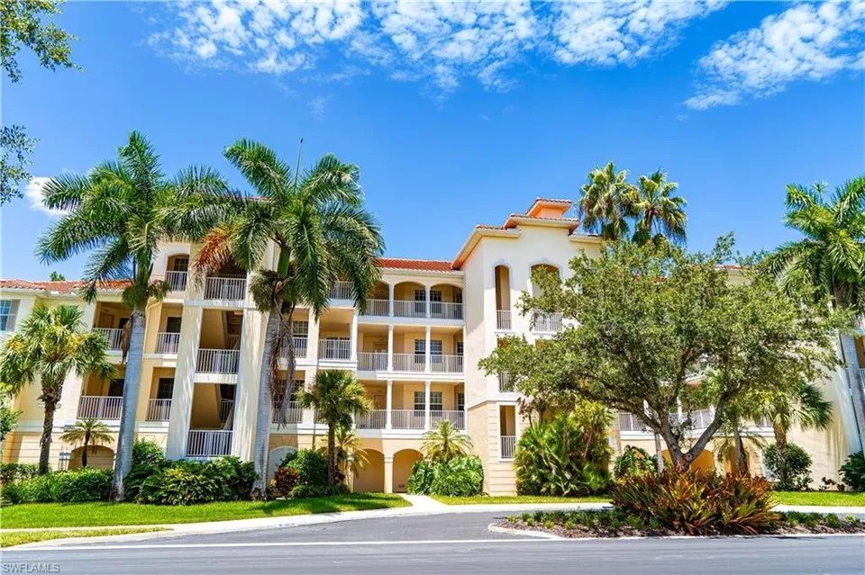 4833 Hampshire Ct Apt 304, Naples, FL 34112 455,000