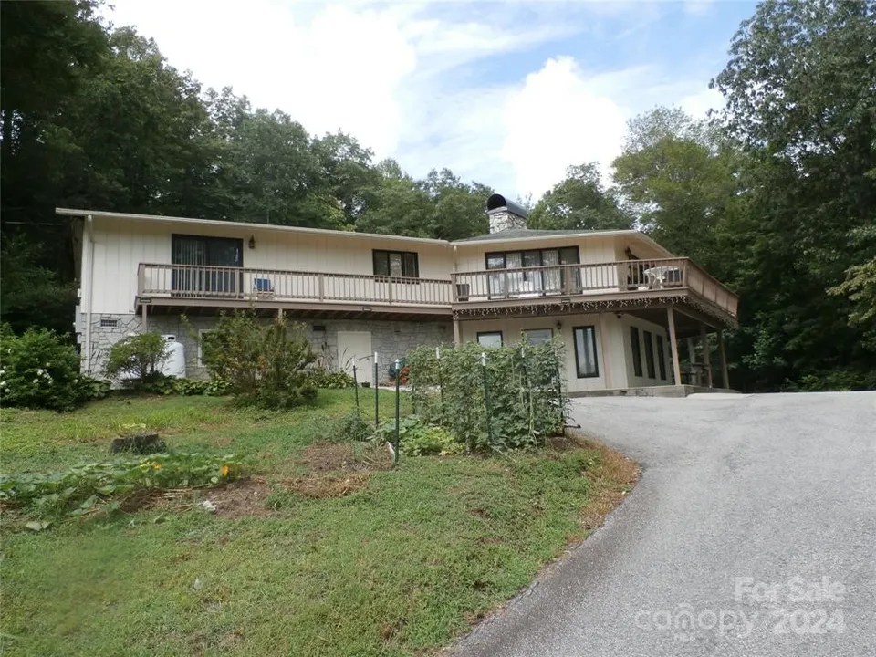 288 Rock Ledge Rd, Spruce Pine, NC 28777 668,000