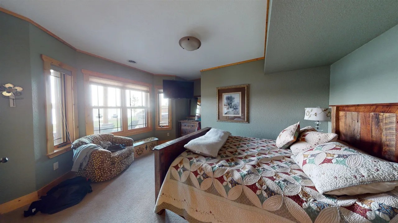 For Sale 186 Hahns Bay Rd, Lake Metigoshe, ND 58318