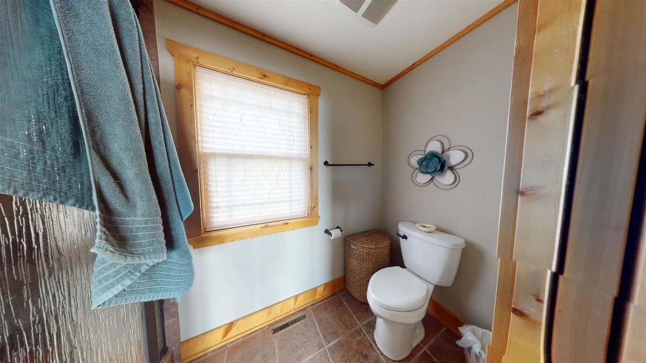 For Sale 186 Hahns Bay Rd, Lake Metigoshe, ND 58318