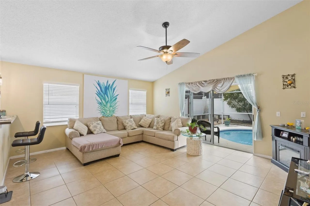 726 Rochester Loop, Davenport, FL 33897