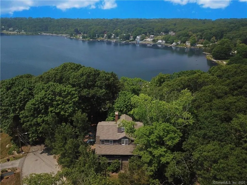 133 Warren Ave, Mystic, CT 06355