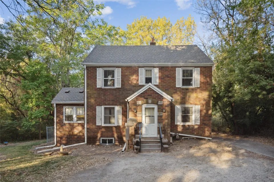 6540 NW 6th Dr, Des Moines, IA 50313 300,000