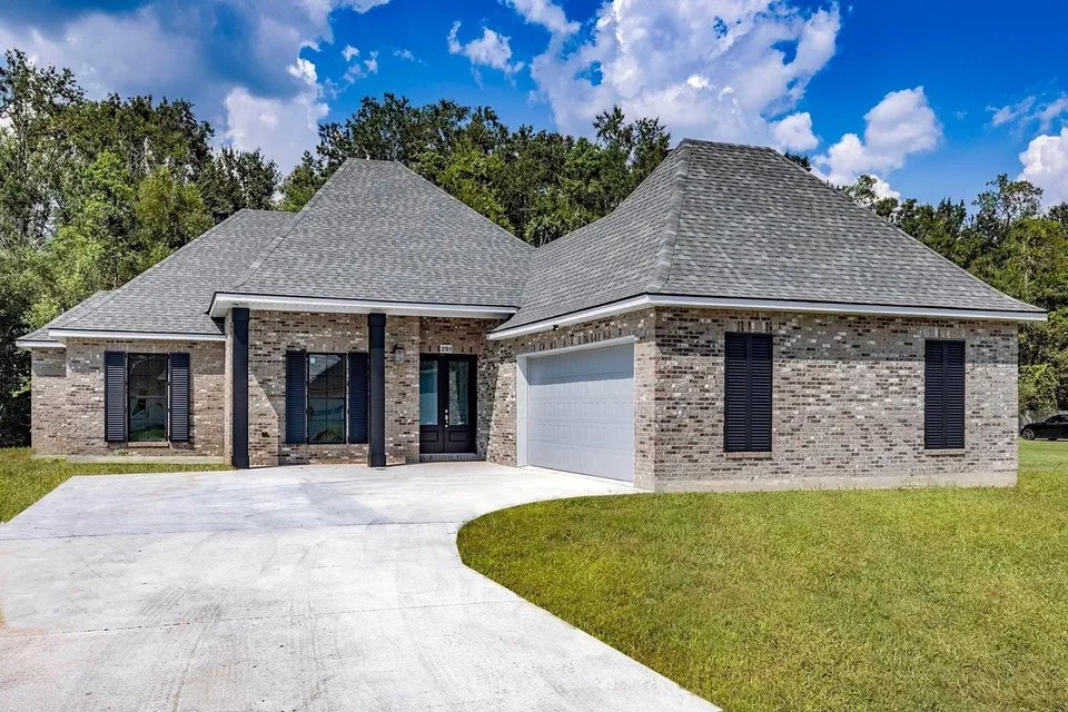 291 Rue Richard, Gray, LA 70359 485,000